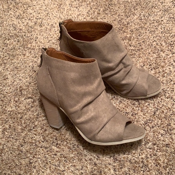 2 pairs Vici & Old Navy open toed booties size 10 - Picture 2 of 8